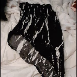 Black/white asymmetrical skirt, beach cover